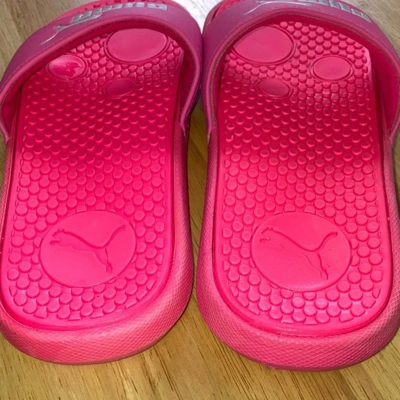 Puma Bold Pink Slides - Picture 3 of 6